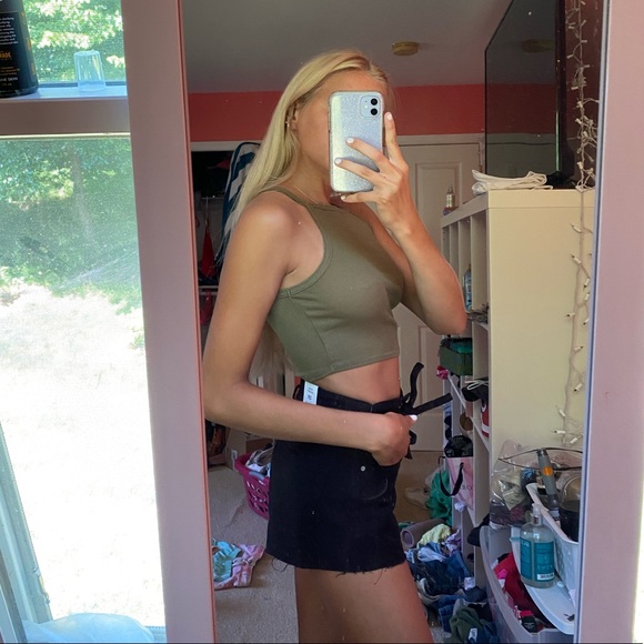 cropped race back tank - Picture 3 of 5